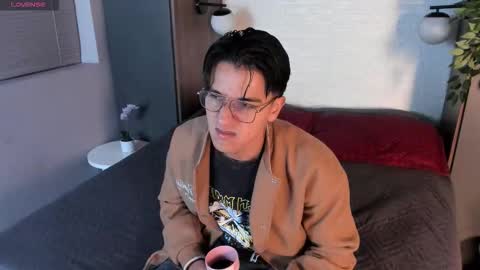 Snapshot of andyjoy_ chatting on 12-02-25, 11:26 Andy Joy online show from 12-02-25, 11:26