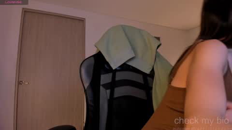 Snapshot of anelisse_ chatting on 01-16-25, 12:34 online show from 01-16-25, 12:34