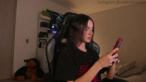 Snapshot of anelisse_ chatting on 09-24-25, 03:10 online show from 09-24-25, 03:10