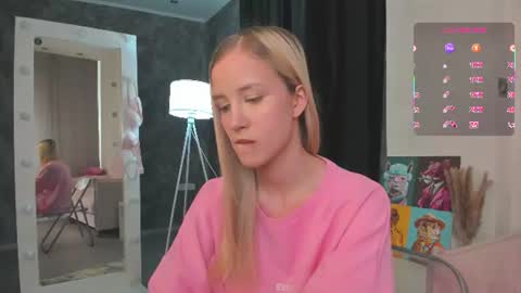 Snapshot of anellyball_ chatting on 07-14-26, 10:21 Anelly online show from 07-14-26, 10:21