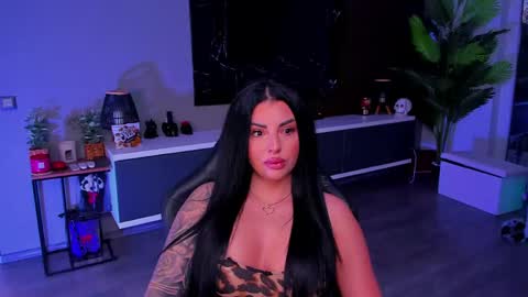 Snapshot of anemariejolie chatting on 04-25-26, 05:21 Anne online show from 04-25-26, 05:21
