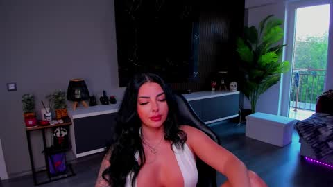 Snapshot of anemariejolie chatting on 05-06-26, 04:12 Anne online show from 05-06-26, 04:12