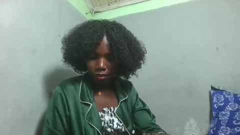 Snapshot of angeeliine chatting on 05-12-26, 04:59 angeeliine online show from 05-12-26, 04:59
