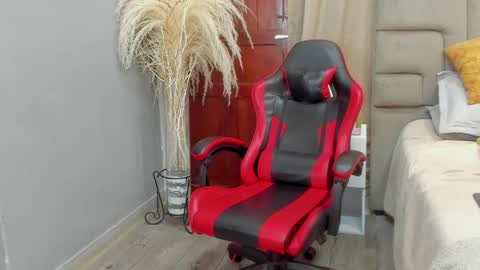 Snapshot of angel_adamx chatting on 09-25-25, 05:11 Angel online show from 09-25-25, 05:11