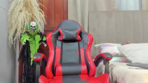 Snapshot of angel_adamx chatting on 10-20-25, 03:18 Angel online show from 10-20-25, 03:18