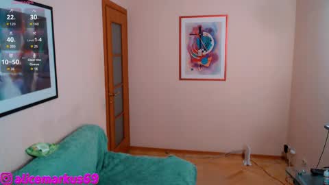 Alice PRIVATE IS OPEN online show from 04-15-26, 11:06