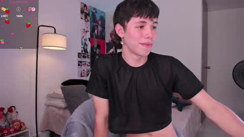 Snapshot of angel_bless19 chatting on 11-10-25, 09:14 Angel help me with 100 thumbs up online show from 11-10-25, 09:14