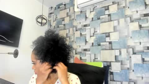 Snapshot of angel_dthroat chatting on 05-14-26, 12:01 ANGHEL online show from 05-14-26, 12:01