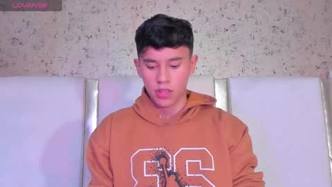 ngel Esteban  online show from 12-28-24, 03:47