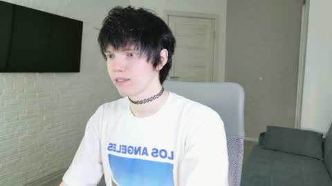 Snapshot of angel_fear chatting on 07-24-26, 02:04 Ray online show from 07-24-26, 02:04
