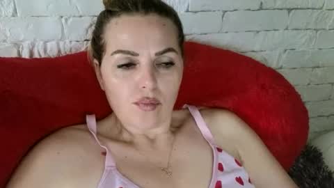 Snapshot of angel_girllovemy chatting on 06-25-26, 05:56 ANGEL online show from 06-25-26, 05:56