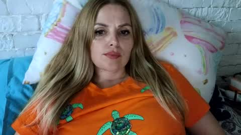 Snapshot of angel_girllovemy chatting on 07-16-26, 11:27 ANGEL online show from 07-16-26, 11:27