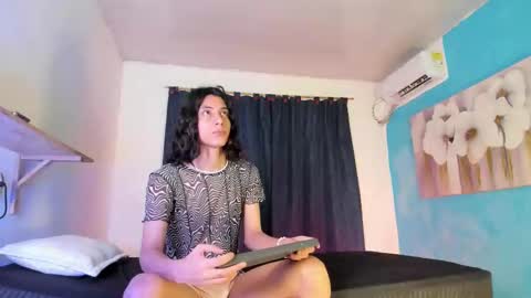 Snapshot of angel_hasss chatting on 10-27-25, 03:21 Angel of your dreams online show from 10-27-25, 03:21