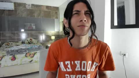 Snapshot of angel_hasss chatting on 11-10-25, 08:30 Angel of your dreams online show from 11-10-25, 08:30