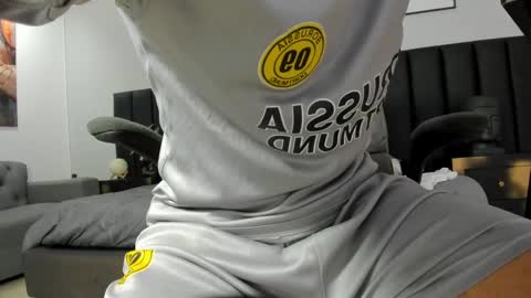 Snapshot of angel_nicolas chatting on 01-06-25, 10:26 ANGEL online show from 01-06-25, 10:26