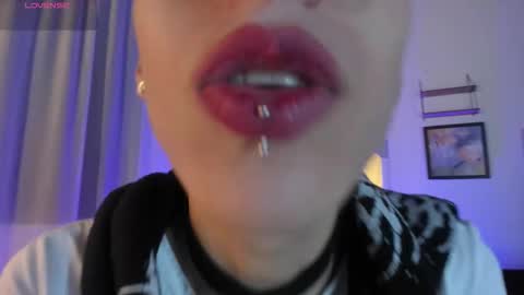 Snapshot of angel_of_lust_ chatting on 10-17-25, 04:15 Angel online show from 10-17-25, 04:15