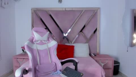 Snapshot of angel_petitex01 chatting on 07-13-26, 11:51 Angell online show from 07-13-26, 11:51