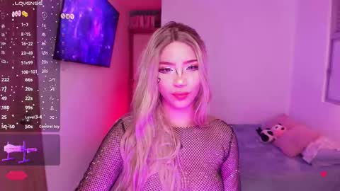 Snapshot of angel_rouse_1 chatting on 10-01-25, 11:55 Angel online show from 10-01-25, 11:55