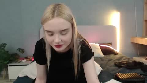 Snapshot of angel_share chatting on 05-06-26, 12:32 Angela online show from 05-06-26, 12:32