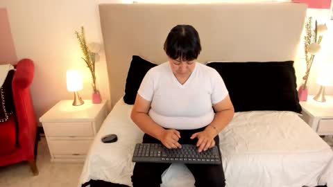 angel_velvet_ online show from 10-24-25, 11:06