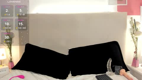 angel_velvet_ online show from 12-13-25, 07:53