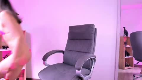 Snapshot of angela_bonetti chatting on 10-09-25, 08:18 Angela Bonetti online show from 10-09-25, 08:18