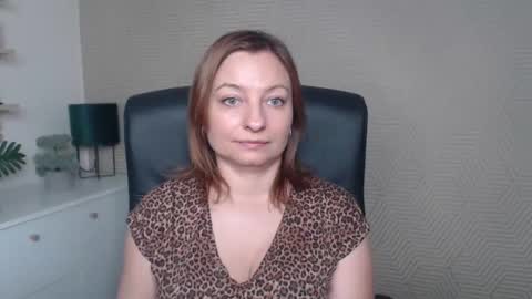 Angela online show from 11-24-25, 06:35