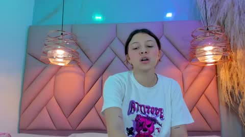 ANGELA online show from 01-10-25, 11:33