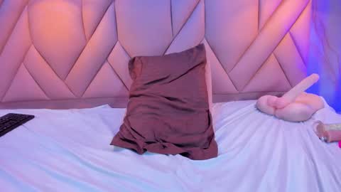 ANGELA online show from 02-21-25, 04:59