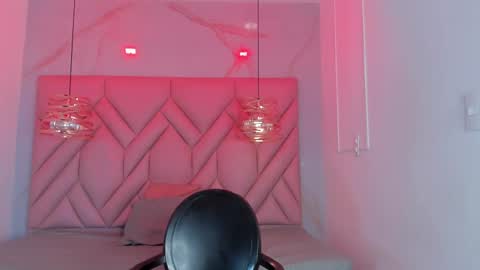Snapshot of angelaa_cute chatting on 05-20-26, 12:00 ANGELA online show from 05-20-26, 12:00