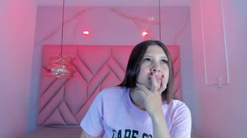Snapshot of angelaa_cute chatting on 05-28-26, 12:02 ANGELA online show from 05-28-26, 12:02