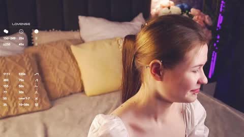 Snapshot of angelabalay chatting on 04-26-26, 12:36 Mary online show from 04-26-26, 12:36