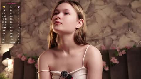Snapshot of angelabalay chatting on 06-04-26, 12:11 Mary online show from 06-04-26, 12:11