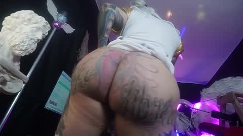 Snapshot of angelacianuro_ chatting on 10-17-25, 02:37 angelacianuro_ online show from 10-17-25, 02:37