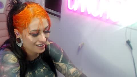 Angela Cianuro online show from 12-25-24, 09:13