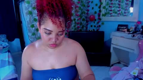 Snapshot of angelacoffee chatting on 06-11-26, 10:08 Angela online show from 06-11-26, 10:08