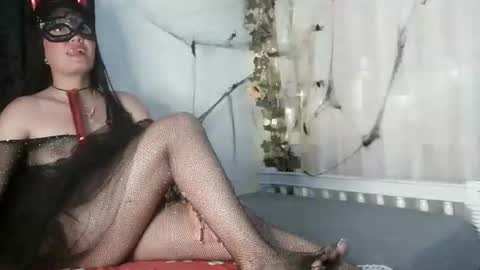 Snapshot of angelainparis28 chatting on 10-21-25, 01:28 ANGELA online show from 10-21-25, 01:28