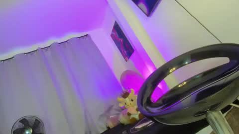 Angela online show from 02-07-26, 09:18