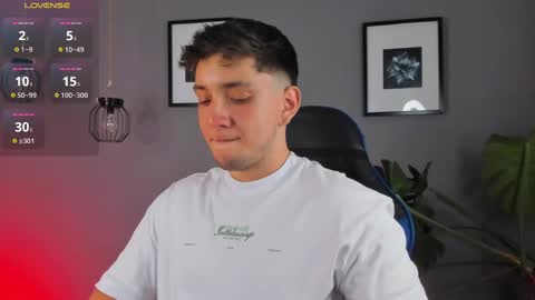 Snapshot of angelbell19 chatting on 12-14-24, 11:12 angelbell19 online show from 12-14-24, 11:12