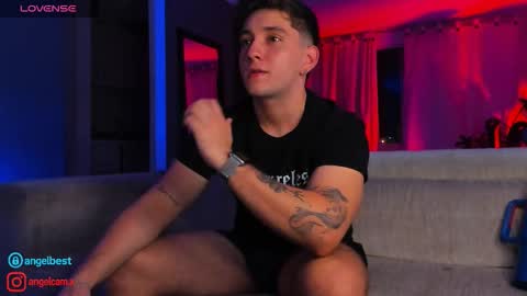 Snapshot of angelbell19 chatting on 09-17-25, 01:29 angelbell19 online show from 09-17-25, 01:29