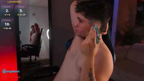 Snapshot of angelbell19 chatting on 09-25-25, 10:24 angelbell19 online show from 09-25-25, 10:24