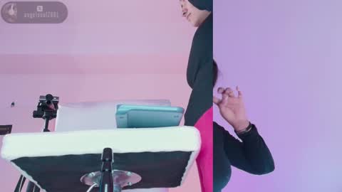 angel online show from 11-16-25, 08:20