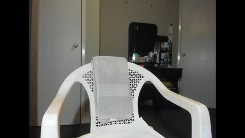 Snapshot of angelchezcka chatting on 11-04-25, 12:15 cheche online show from 11-04-25, 12:15