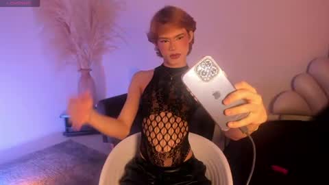 Snapshot of angeldoll_1 chatting on 06-12-26, 05:06 Angel Doll online show from 06-12-26, 05:06