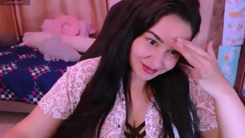 Snapshot of angeleslinda chatting on 05-13-26, 09:00 anastasia online show from 05-13-26, 09:00