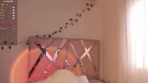 Angel Fiore online show from 12-22-25, 06:38