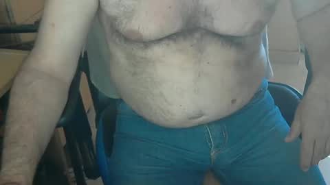 Snapshot of angelgarcia269 chatting on 12-17-24, 06:31 angelgarcia269 online show from 12-17-24, 06:31