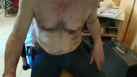 Snapshot of angelgarcia269 chatting on 11-11-25, 12:05 angelgarcia269 online show from 11-11-25, 12:05