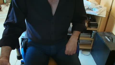 Snapshot of angelgarcia269 chatting on 11-18-25, 11:25 angelgarcia269 online show from 11-18-25, 11:25