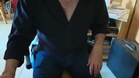 Snapshot of angelgarcia269 chatting on 11-21-25, 11:31 angelgarcia269 online show from 11-21-25, 11:31